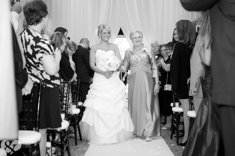 tampa wedding photographer, palmetto club wedding, tampa wedding, bride walking down the aisle